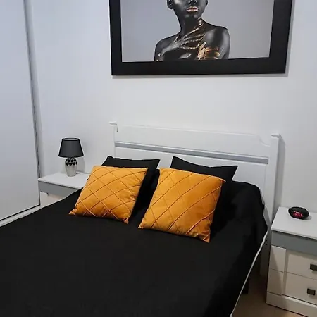 Julia De Lux Apartment