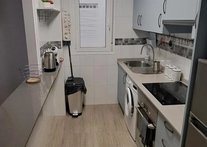 Julia De Lux アパート