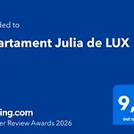 Julia De Lux *